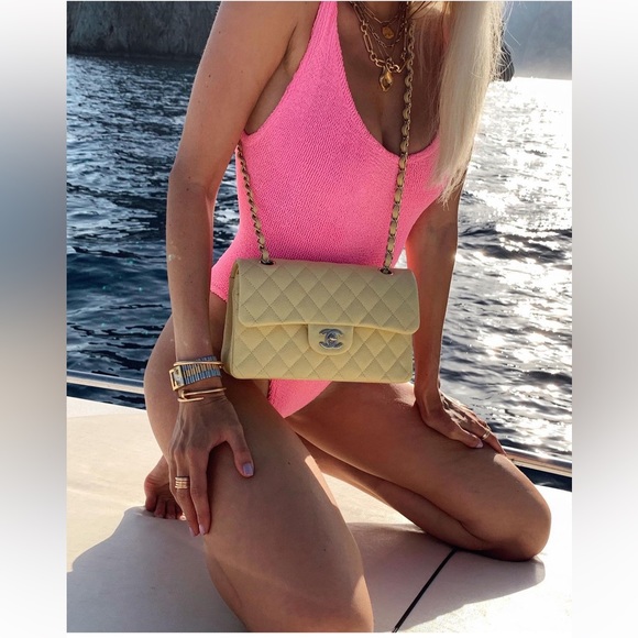 CHANEL Timeless Classic Flap Double Flap bag in Yellow Caviar Leather Medium - Picture 3 of 16